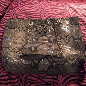 Tory burch!!! Authentic . give me best offer Tory burch!!! Authentic . give me best offer