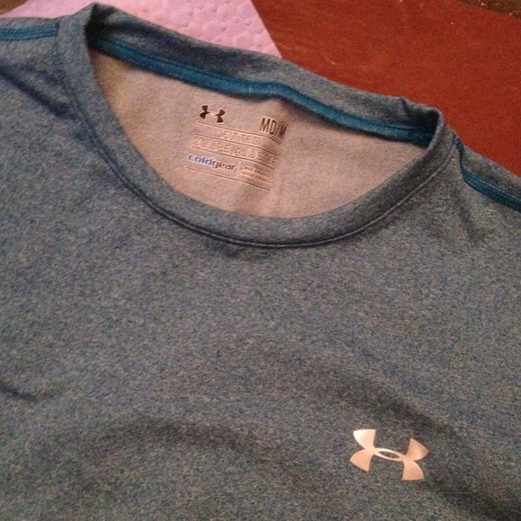 Under Armour Cold Gear top EUC size medium NWOT - Picture 2 of 3