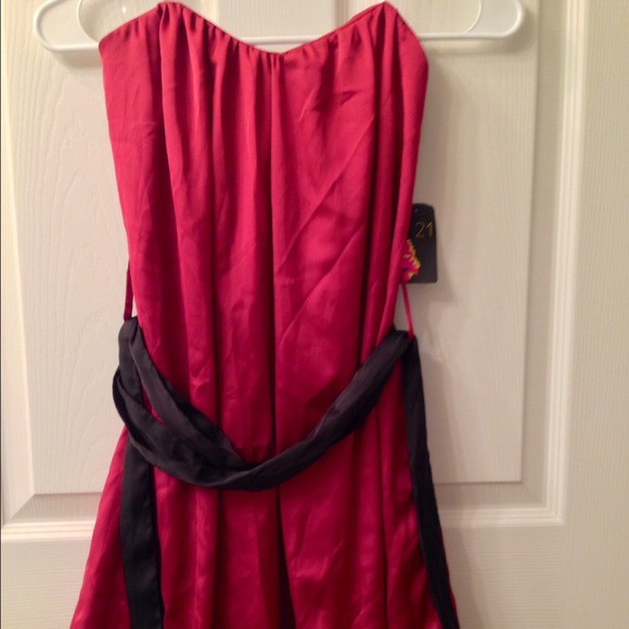 Bubble tube dress. - Picture 2 of 3