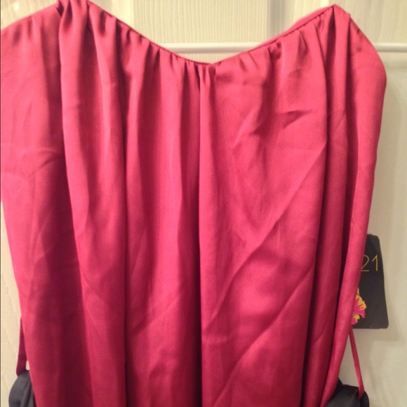 Bubble tube dress. - Picture 3 of 3