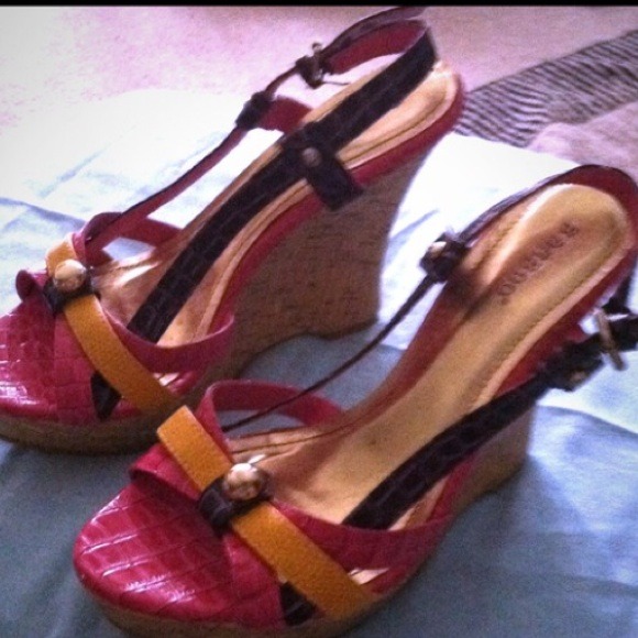 Sandals size 7 - Picture 1 of 4