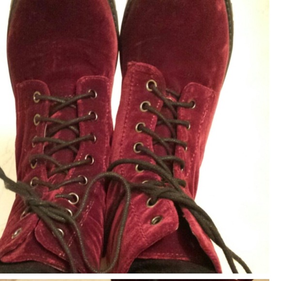 ❌SOLD❌ Velvet combat boots - Picture 2 of 4