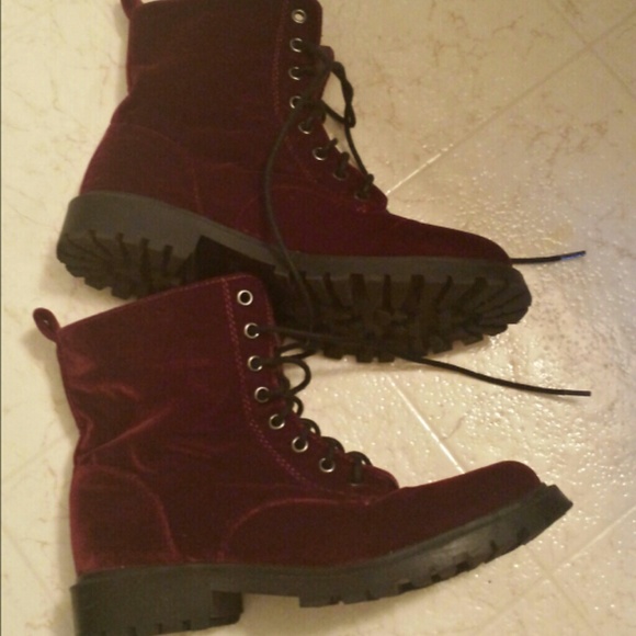 ❌SOLD❌ Velvet combat boots - Picture 4 of 4