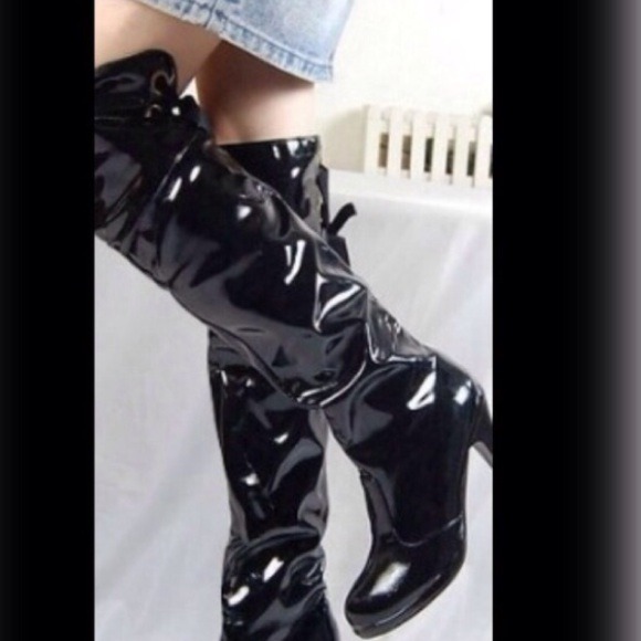 Pat and leather boots