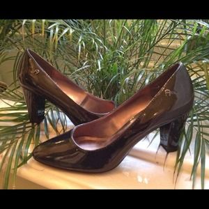 Aigner black pumps