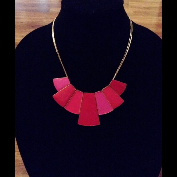 Statement necklace