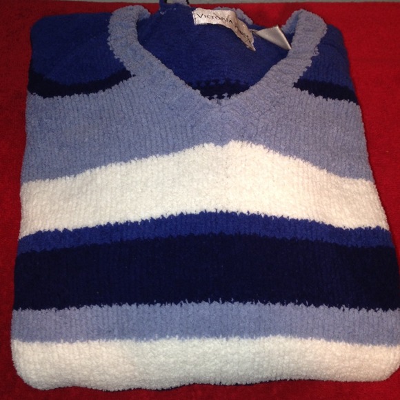 Blue stripped sweater! - Picture 4 of 4