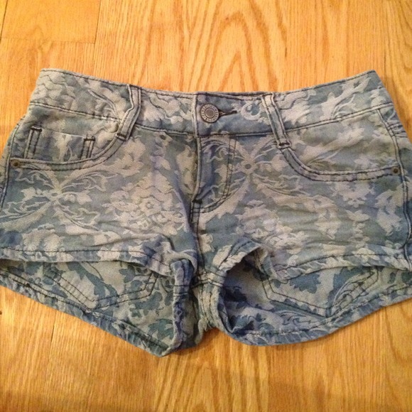 Flower print jean shorts