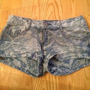 Flower print jean shorts