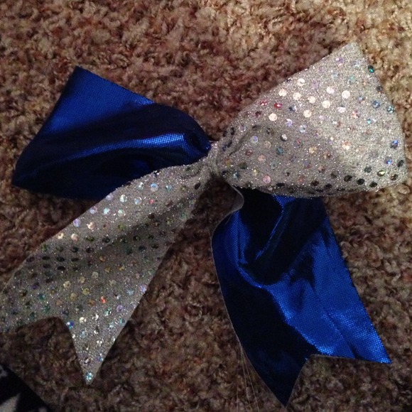2 color cheerleading bow