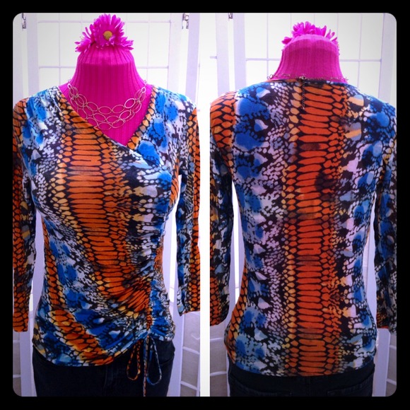 👛<SOLD>👛NWOT A/X Body Cinch Blouse👠