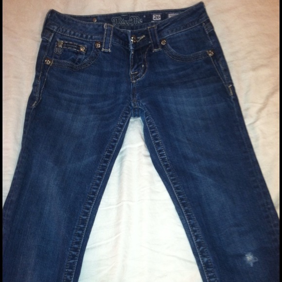 ❌SOLD❌ Miss Me Skinny Jeans - Picture 2 of 3