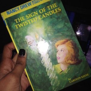 NANCY DREW THE SIGN OF THE TWISTED CANDLES