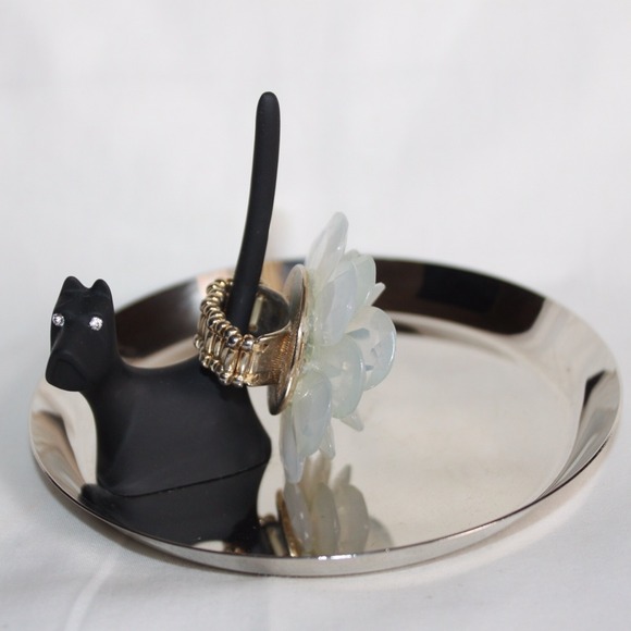 ⚡️sold⚡️Ring Holder ***Ring INCLUDED***