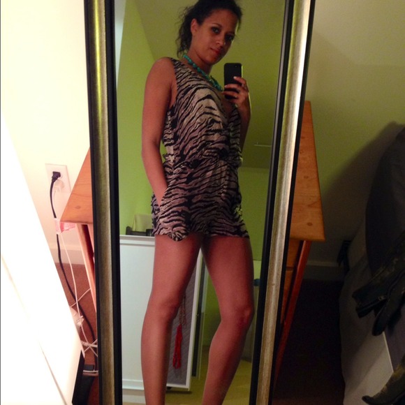 BUNDLED: Zebra Silky Romper - Picture 3 of 4