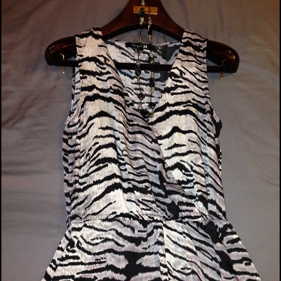 BUNDLED: Zebra Silky Romper - Picture 4 of 4