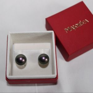 Tahitian pearl earrings!