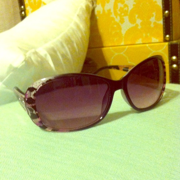 Steve Madden sunglasses