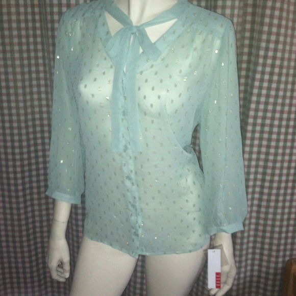 🚫🚫SOLD🚫🚫 ---ELLE" top - Picture 3 of 4