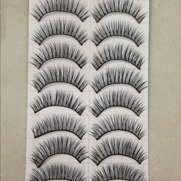 Natural looking Eyelashes