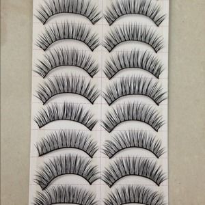 Natural looking Eyelashes