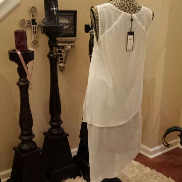 **HP!** BCBG hi lo sleeveless top w/ a twist! NWT! - Picture 3 of 4