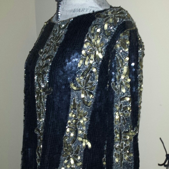 Full sequined formal top ready for your next party - Picture 2 of 4