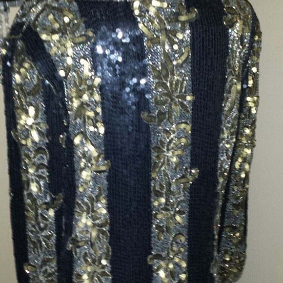 Full sequined formal top ready for your next party - Picture 3 of 4