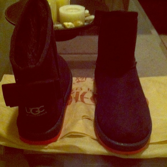 UGG like boots!!💗💗