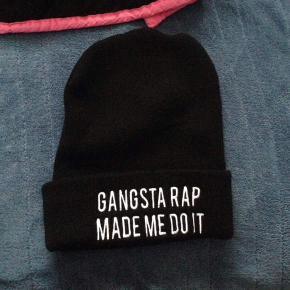 BRANDY MELVILLE black beanie