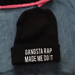 BRANDY MELVILLE black beanie