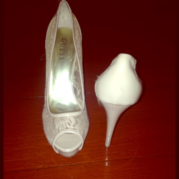 Guess Lace  PeepToe shoe
