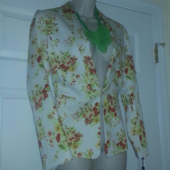 TAHARI FLORAL JACKET BLAZER Necklace Bundle