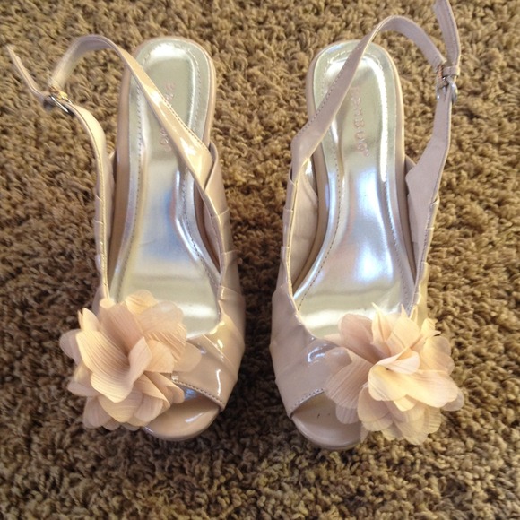 Boutique nude wedges - super cute!