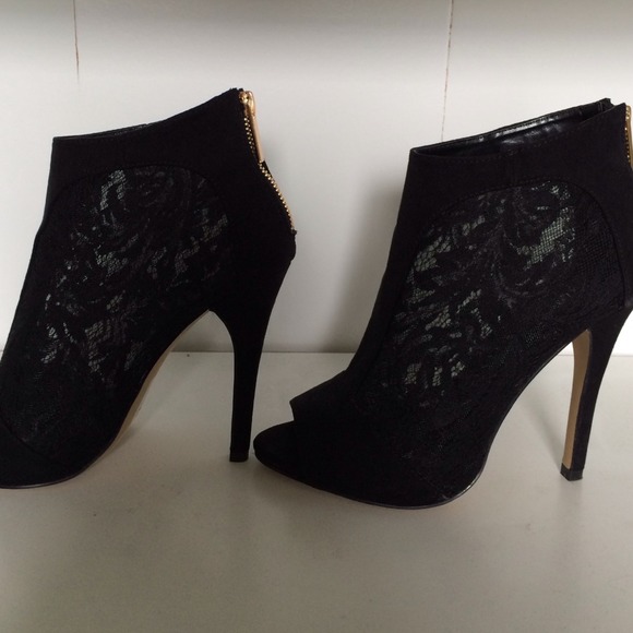 Aldo lace booties πππ host pickπππ - Picture 4 of 4