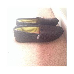 W8 Toms