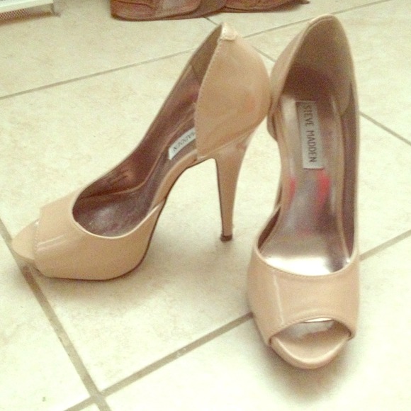 Steve Madden nude open toe heels worn once