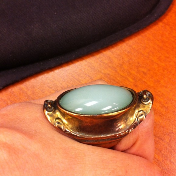 Oval Ring - Picture 3 of 4