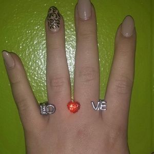 Rue 21 ring