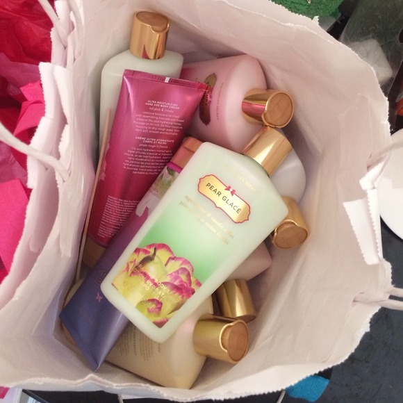 Various favors of VS lotion
