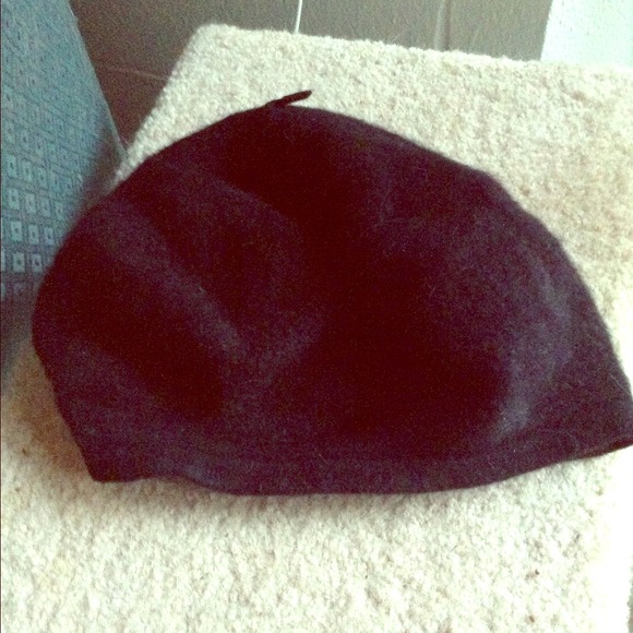 Classic Black Felt French Beret