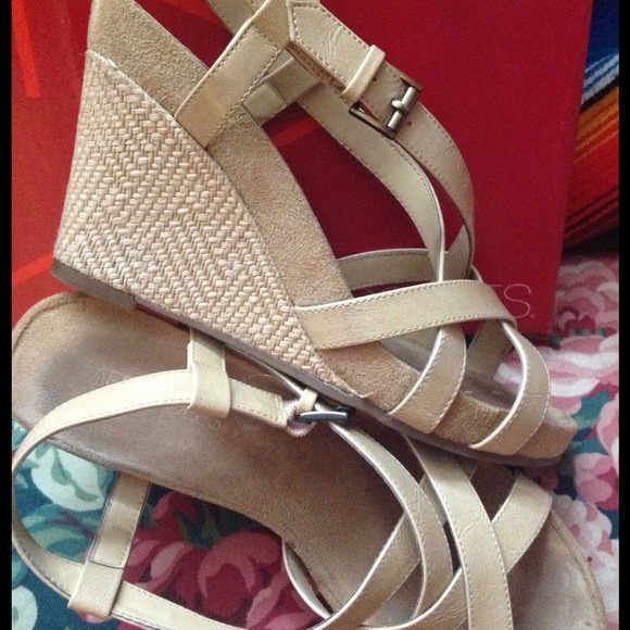 ♥BUNDLE Sold*♥***Aerosoles nude sandals