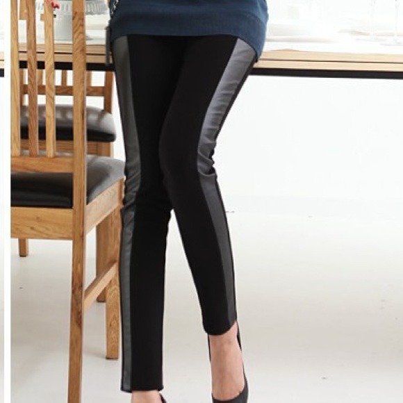 Leggings black faux leather SOLD 📦🚫