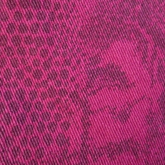 🐍NWOT Printed BDG high rise cigarette jeans - Picture 2 of 2