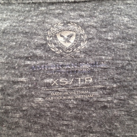 American Eagle V-neck - Picture 3 of 3