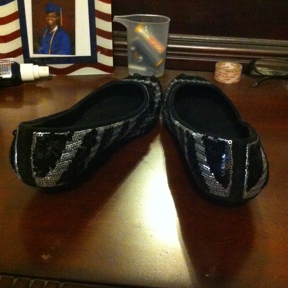 Sequined Kitten Heels - Picture 3 of 4