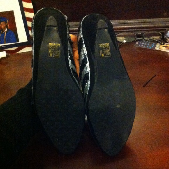 Sequined Kitten Heels - Picture 4 of 4