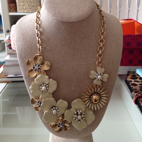 Stella & Dot Jewelry - 🎉HOST PICK🎉Stella & Dot Bloom Necklace