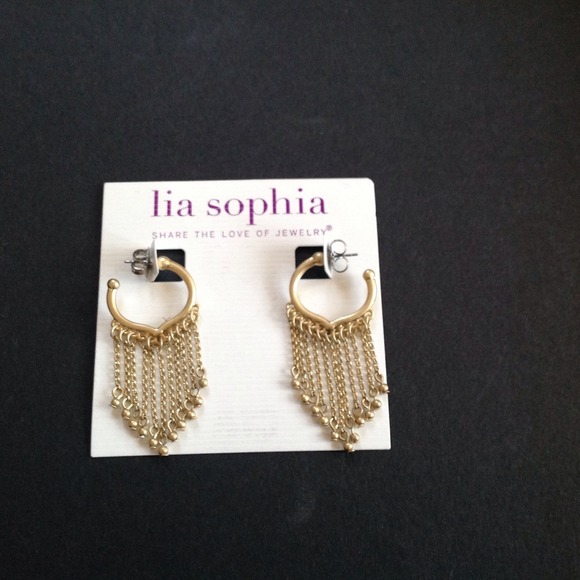 ✨✨SOLD✨✨Lia sophia gold earrings