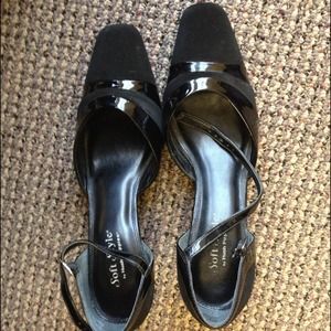Black two toned heels